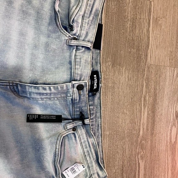 NEW WITH TAGS RSQ TILYS SKINNY LIGHT WASH JEANS - Picture 3 of 6